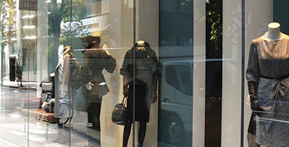 3MTM Window Films provide clear views into a downtown window display while protecting the merchandise inside from theft.
