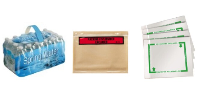 Imagen mostrando una asa adhesiva anexada a un paquete de agua y dos empaques flexibles diferentes para el envío de documentos.

