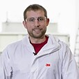 Brady Haislet, ingeniero de aplicaciones de 3M.